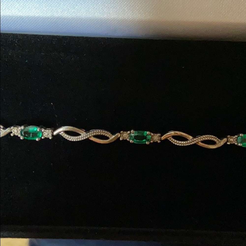 Emerald bracelet